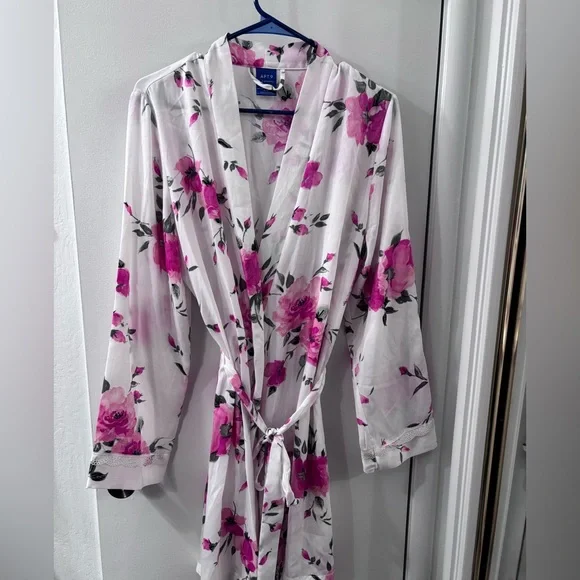 Soft Spring Floral Robe - Picture 1 of 5